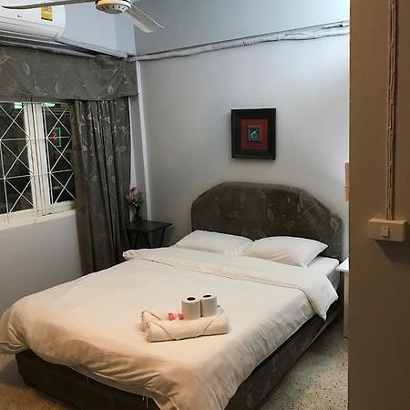 Scandalic Bar And Guest House Pattaya Ngoại thất bức ảnh