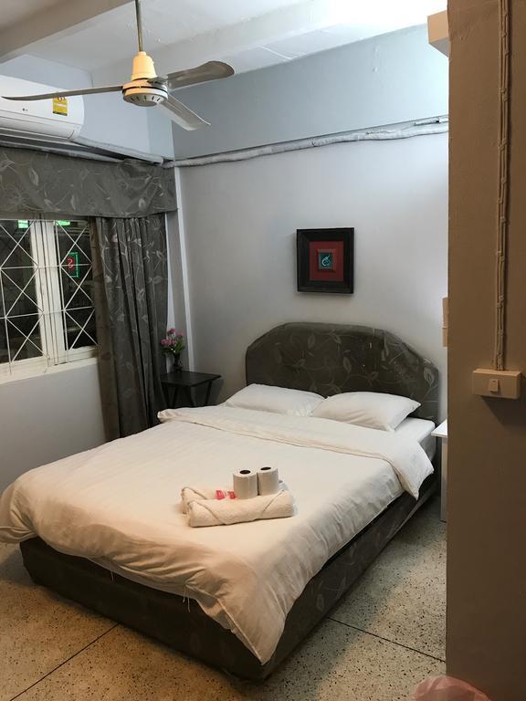 Scandalic Bar And Guest House Pattaya Ngoại thất bức ảnh