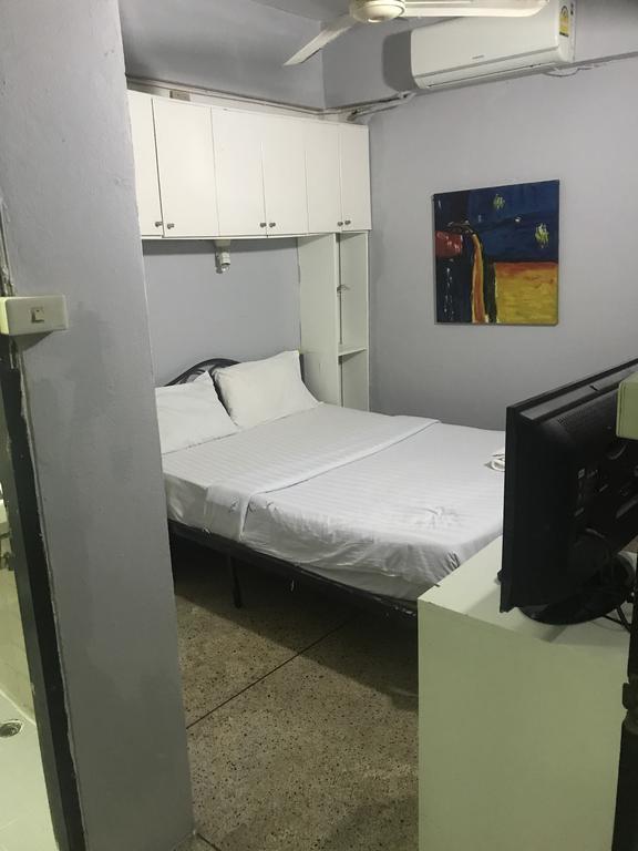 Scandalic Bar And Guest House Pattaya Ngoại thất bức ảnh